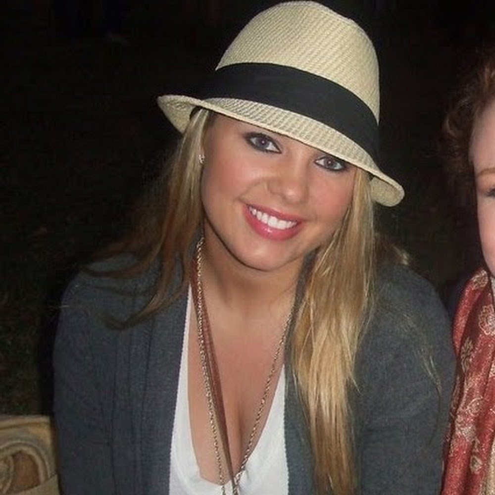 Meet your Posher, Courtney